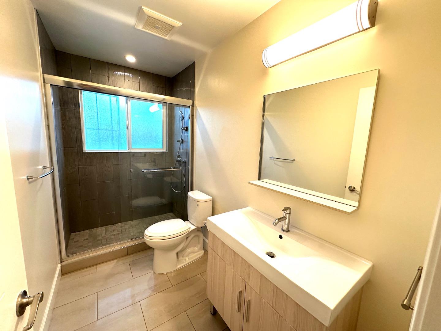Detail Gallery Image 8 of 9 For 3040 a Muirfield Cir, San Bruno,  CA 94066 - 1 Beds | 1 Baths