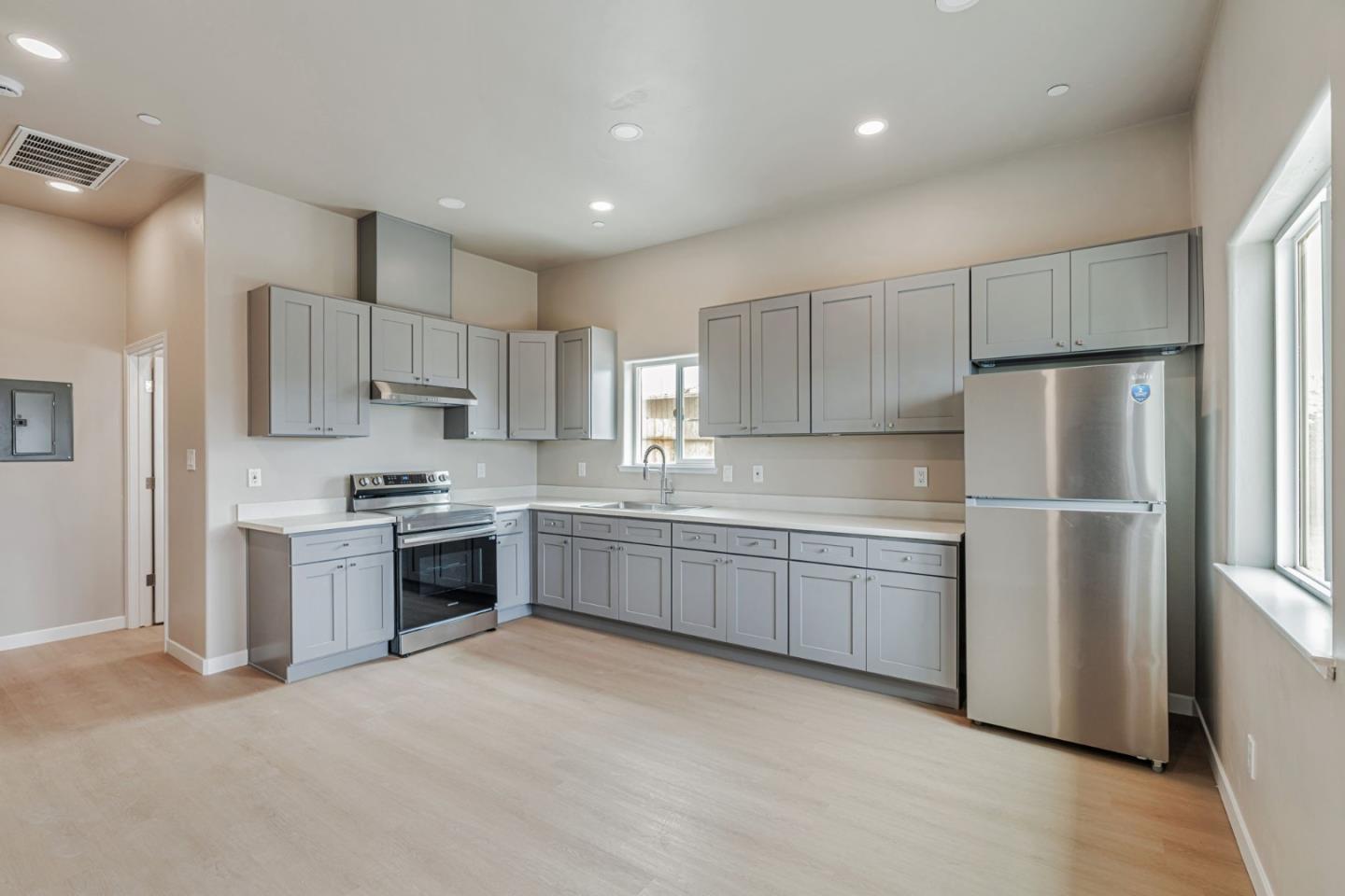 Detail Gallery Image 23 of 29 For 10720 Davis St, Castroville,  CA 95012 - 3 Beds | 3 Baths