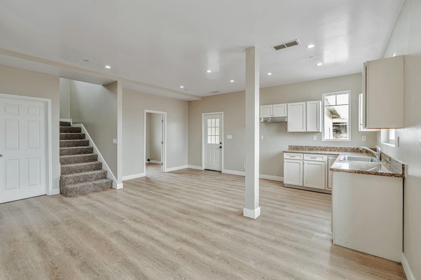 Detail Gallery Image 7 of 29 For 10720 Davis St, Castroville,  CA 95012 - 3 Beds | 3 Baths