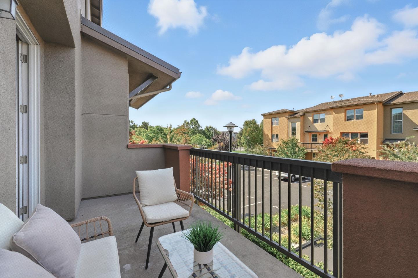 Detail Gallery Image 24 of 63 For 930 Highland Ter, Sunnyvale,  CA 94085 - 2 Beds | 2/1 Baths