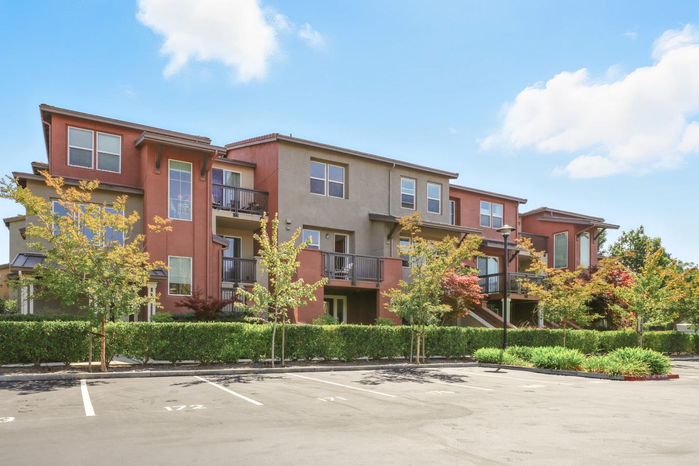 Detail Gallery Image 56 of 63 For 930 Highland Ter, Sunnyvale,  CA 94085 - 2 Beds | 2/1 Baths