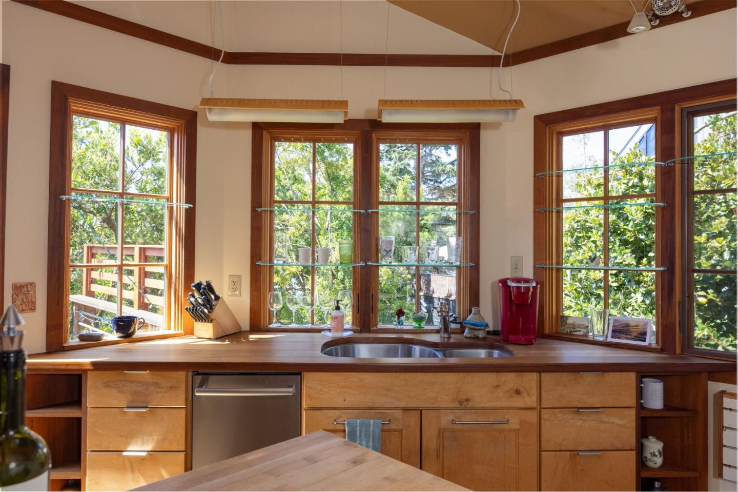 Detail Gallery Image 11 of 55 For 401 Avenue Del Oro, El Granada,  CA 94018 - 3 Beds | 2 Baths