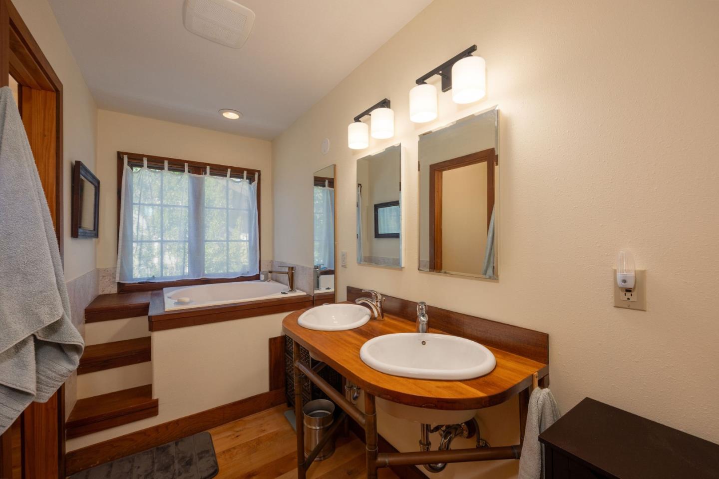 Detail Gallery Image 20 of 55 For 401 Avenue Del Oro, El Granada,  CA 94018 - 3 Beds | 2 Baths