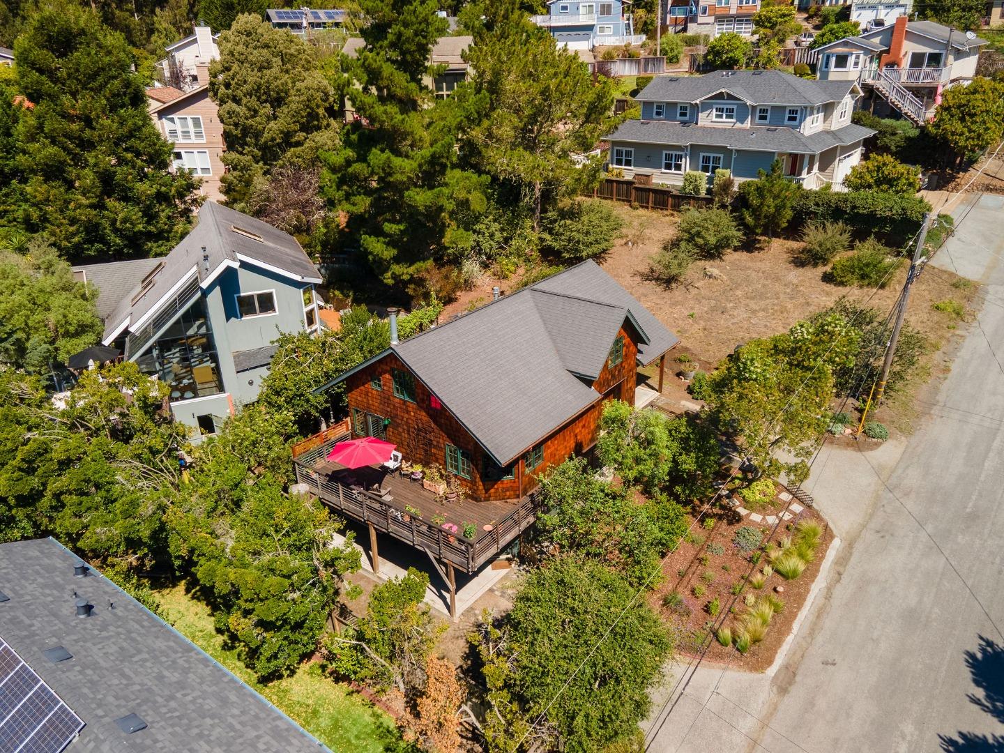 Detail Gallery Image 47 of 55 For 401 Avenue Del Oro, El Granada,  CA 94018 - 3 Beds | 2 Baths