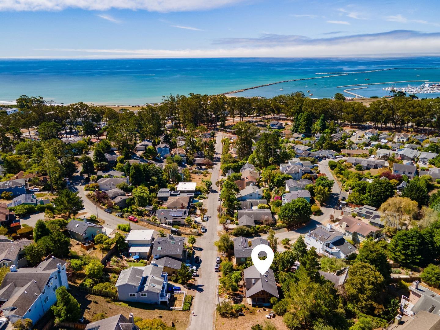 Detail Gallery Image 52 of 55 For 401 Avenue Del Oro, El Granada,  CA 94018 - 3 Beds | 2 Baths