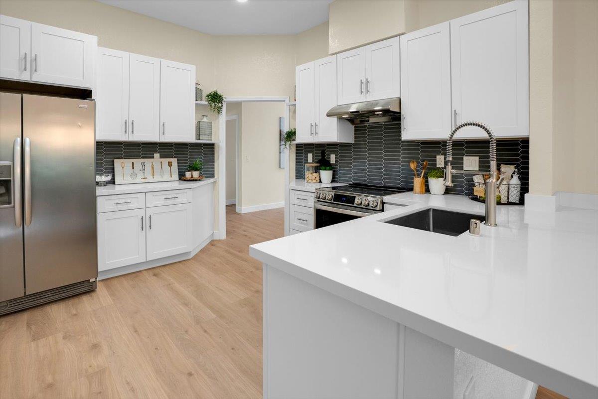 Detail Gallery Image 5 of 13 For 7676 Helmsdale Dr, San Jose,  CA 95135 - 2 Beds | 2 Baths