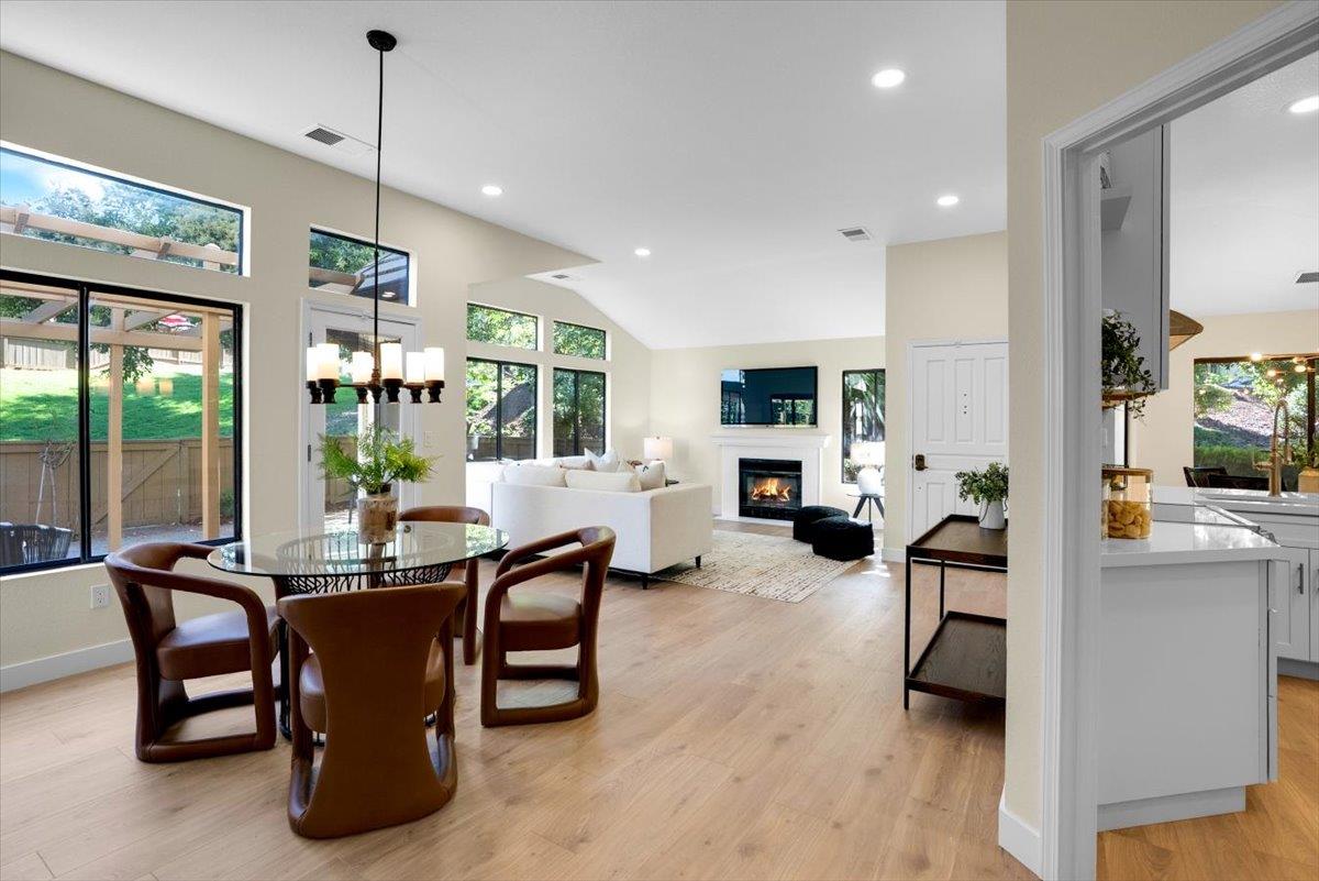 Detail Gallery Image 6 of 13 For 7676 Helmsdale Dr, San Jose,  CA 95135 - 2 Beds | 2 Baths