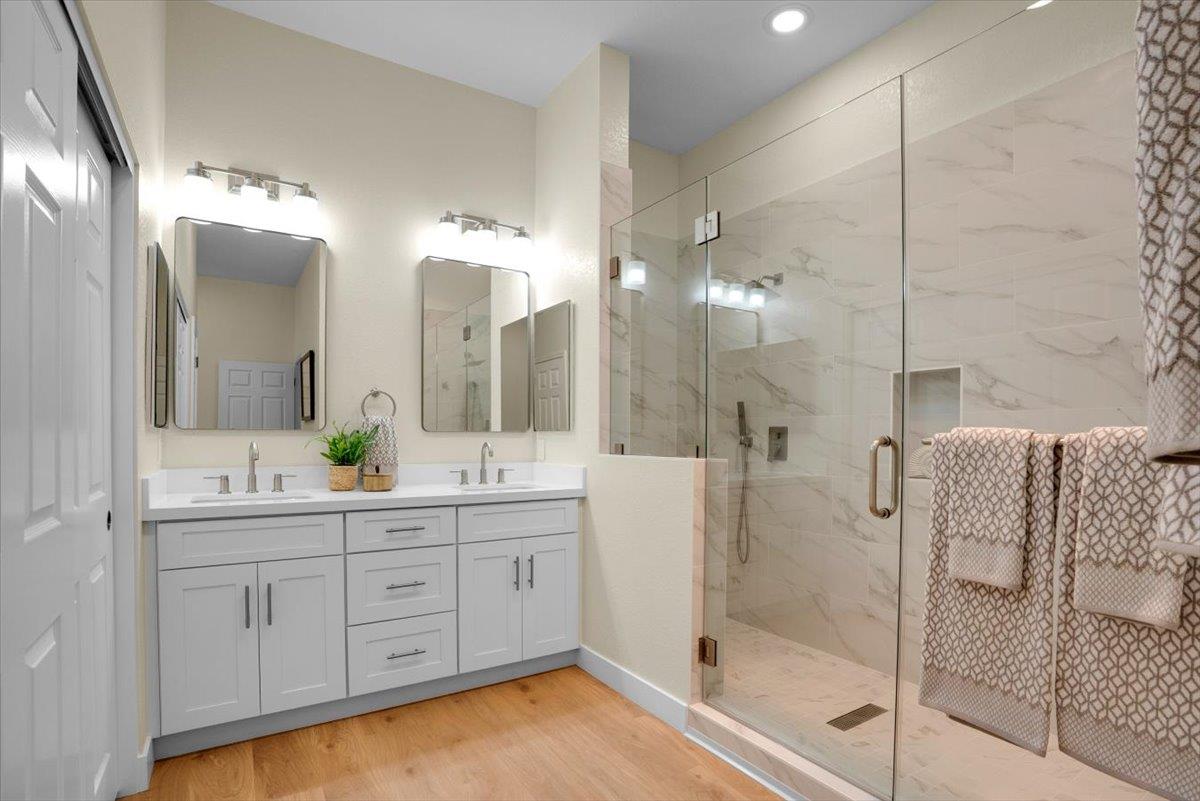 Detail Gallery Image 8 of 13 For 7676 Helmsdale Dr, San Jose,  CA 95135 - 2 Beds | 2 Baths