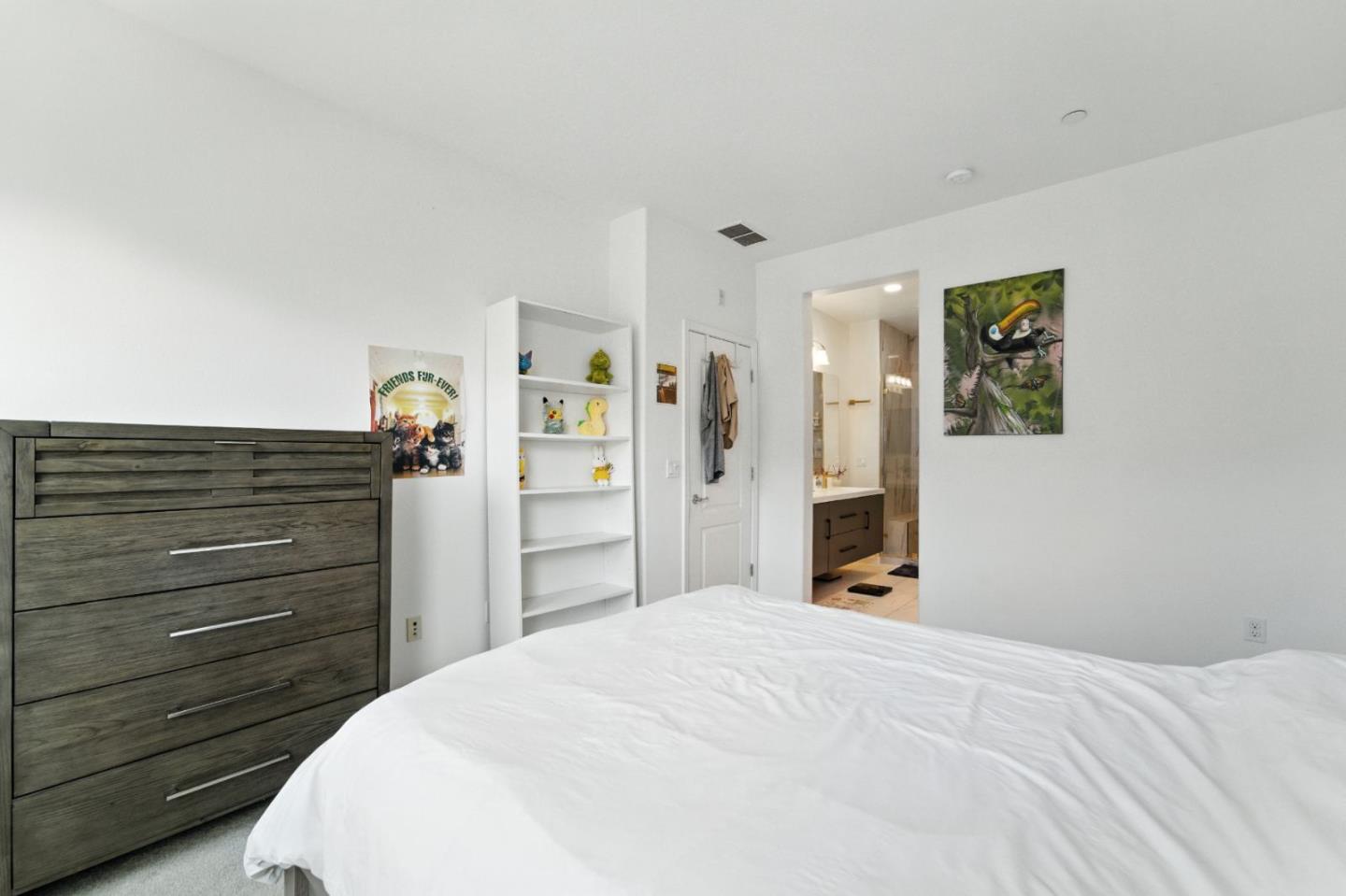 Detail Gallery Image 22 of 26 For 1201 S Hummingbird Ln, San Mateo,  CA 94402 - 2 Beds | 2/1 Baths