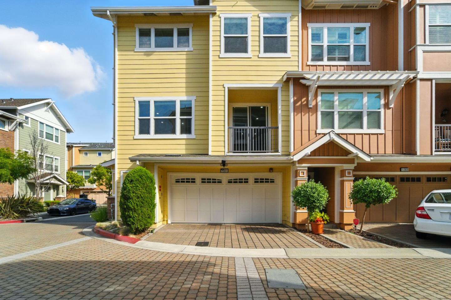 Detail Gallery Image 3 of 26 For 1201 S Hummingbird Ln, San Mateo,  CA 94402 - 2 Beds | 2/1 Baths