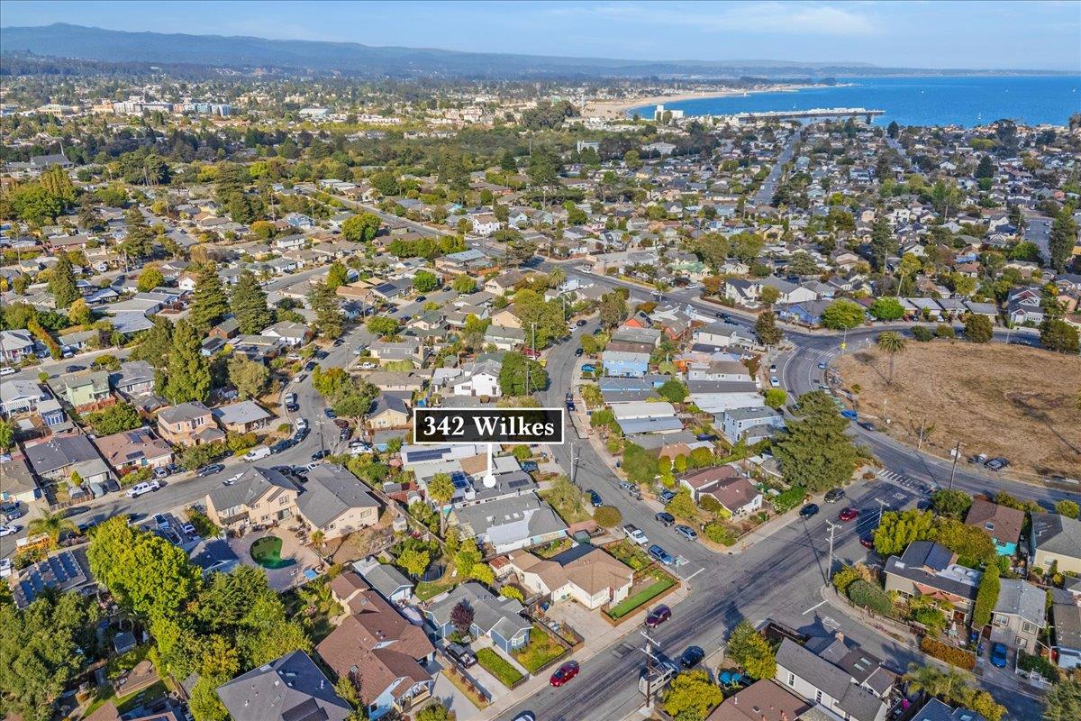 Detail Gallery Image 37 of 43 For 342 Wilkes Cir, Santa Cruz,  CA 95060 - 3 Beds | 2 Baths
