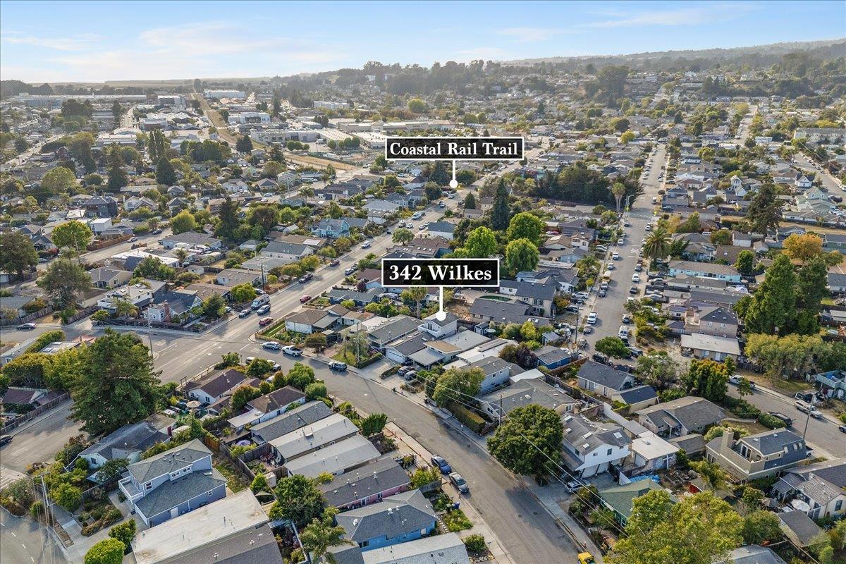 Detail Gallery Image 39 of 43 For 342 Wilkes Cir, Santa Cruz,  CA 95060 - 3 Beds | 2 Baths