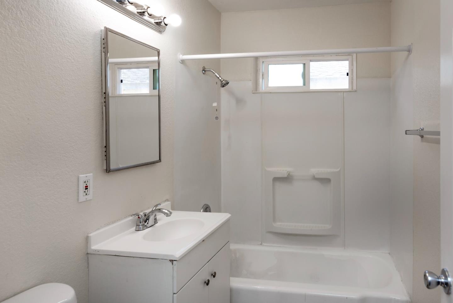 Detail Gallery Image 4 of 10 For 2136 Main St, Santa Clara,  CA 95050 - – Beds | – Baths