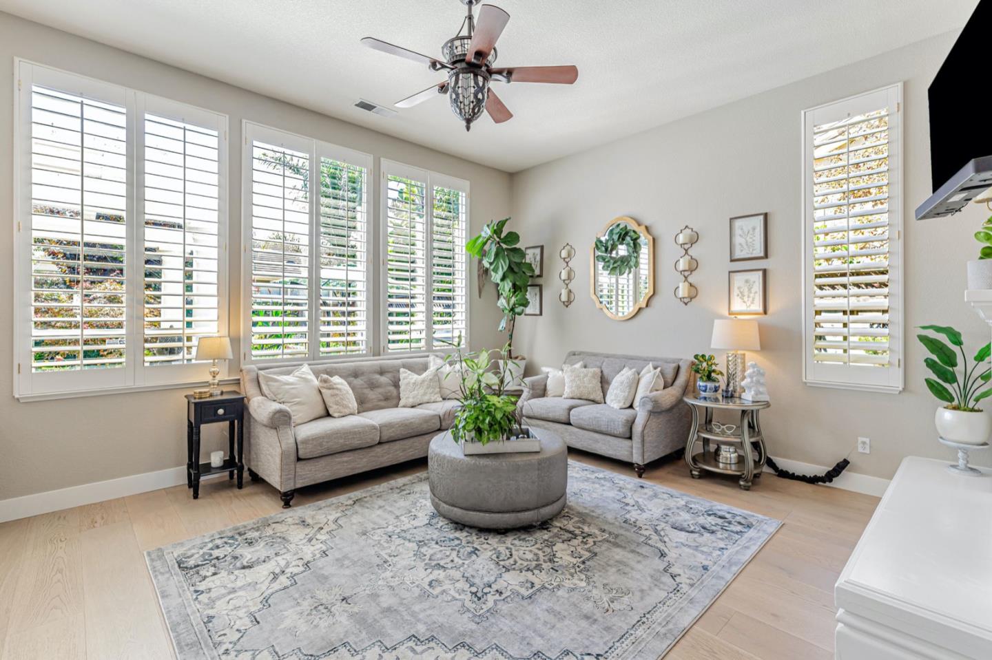 Detail Gallery Image 10 of 73 For 19087 Ravenswood Ct, Morgan Hill,  CA 95037 - 3 Beds | 2/1 Baths