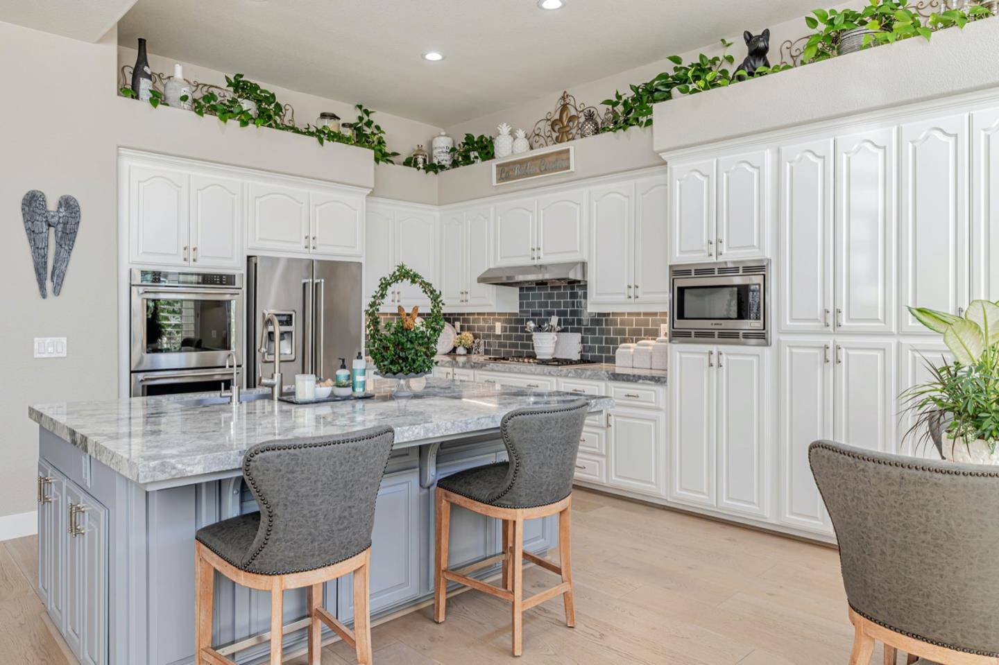 Detail Gallery Image 17 of 73 For 19087 Ravenswood Ct, Morgan Hill,  CA 95037 - 3 Beds | 2/1 Baths
