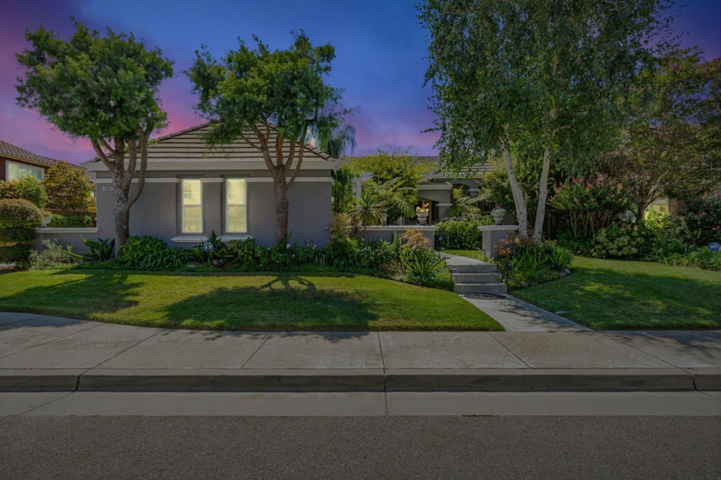 Detail Gallery Image 3 of 73 For 19087 Ravenswood Ct, Morgan Hill,  CA 95037 - 3 Beds | 2/1 Baths