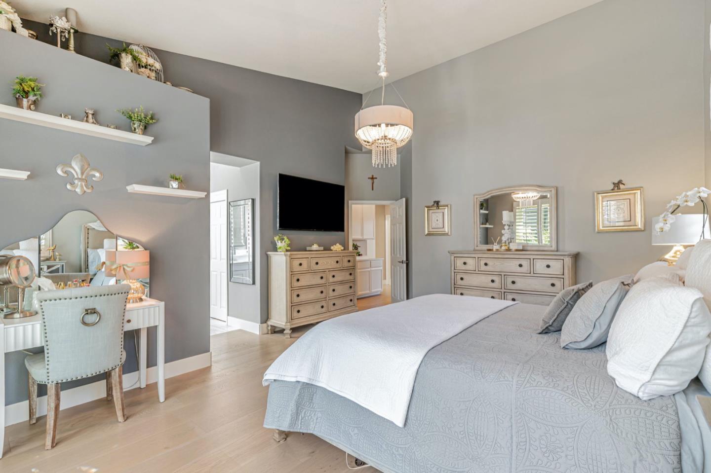 Detail Gallery Image 31 of 73 For 19087 Ravenswood Ct, Morgan Hill,  CA 95037 - 3 Beds | 2/1 Baths
