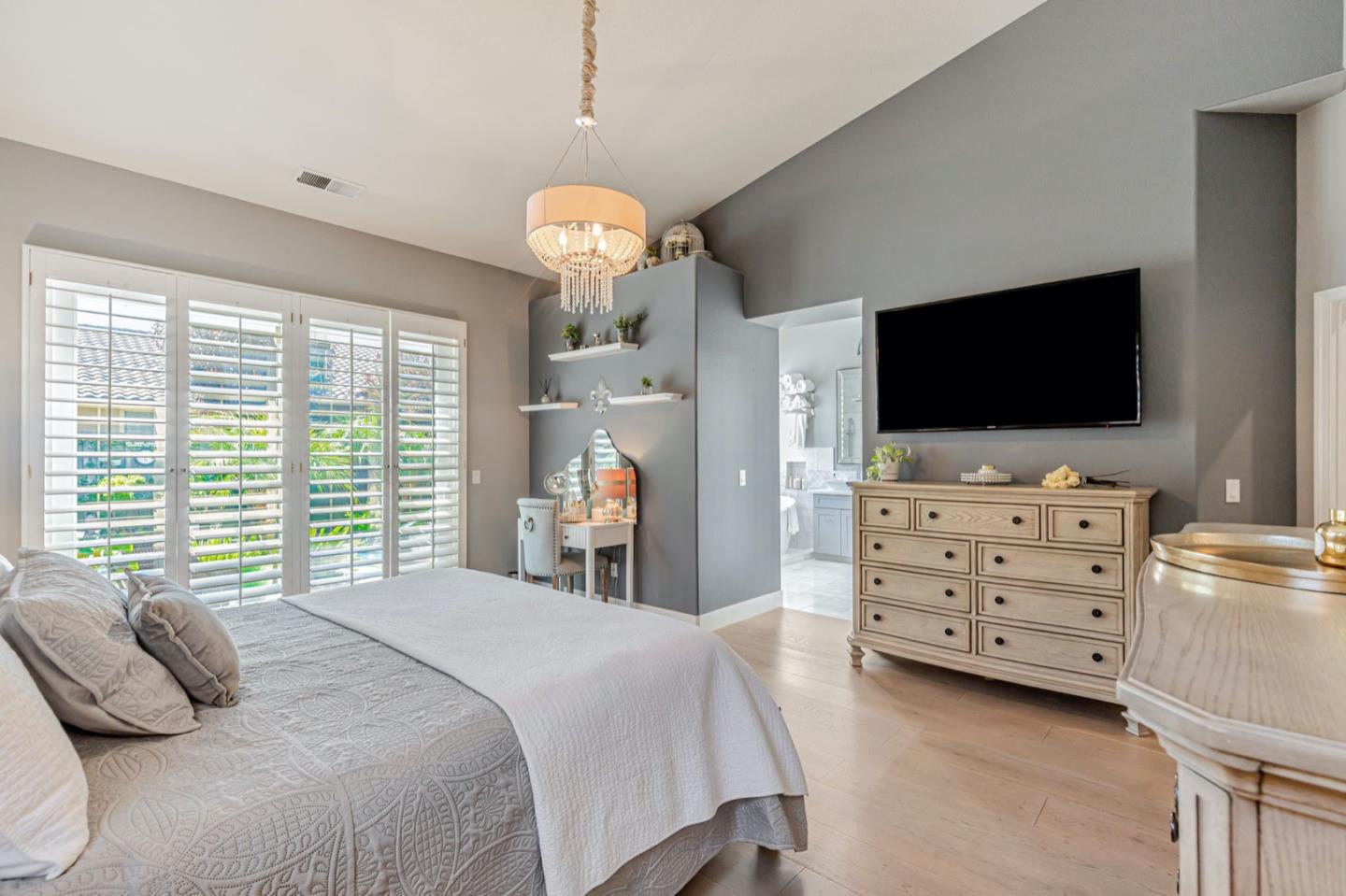 Detail Gallery Image 32 of 73 For 19087 Ravenswood Ct, Morgan Hill,  CA 95037 - 3 Beds | 2/1 Baths