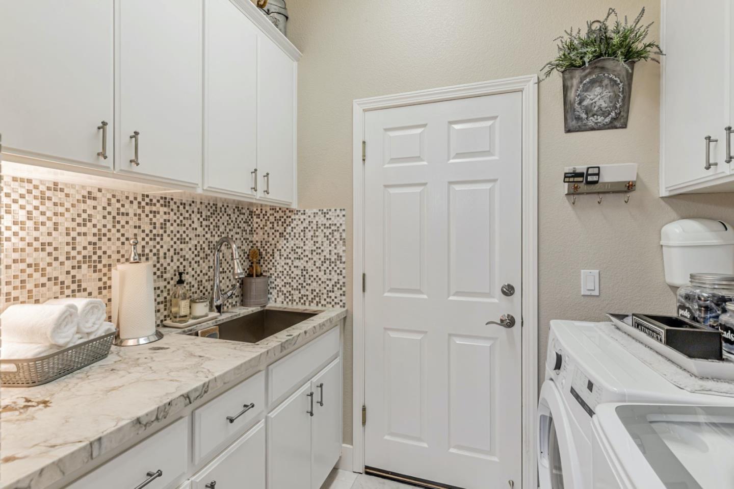 Detail Gallery Image 43 of 73 For 19087 Ravenswood Ct, Morgan Hill,  CA 95037 - 3 Beds | 2/1 Baths