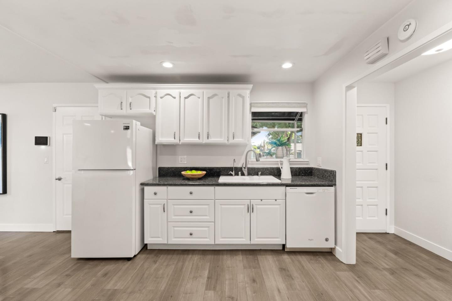 Detail Gallery Image 7 of 100 For 1898 Anne Marie Ct, San Jose,  CA 95132 - 4 Beds | 2 Baths