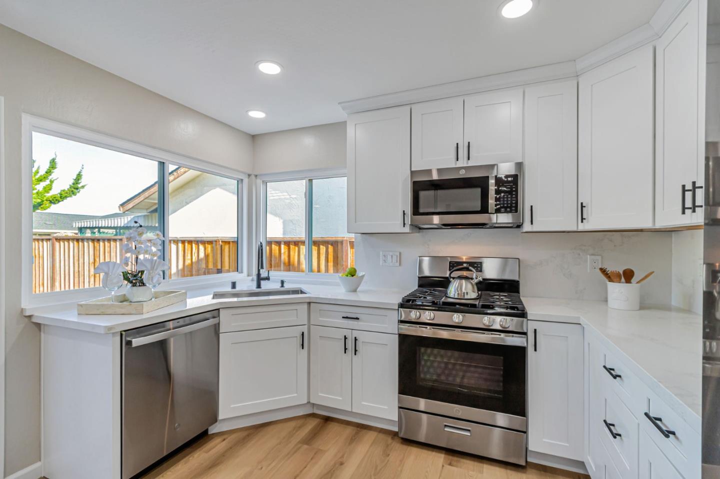 Detail Gallery Image 13 of 36 For 3351 Gardendale Dr, San Jose,  CA 95118 - 3 Beds | 2 Baths
