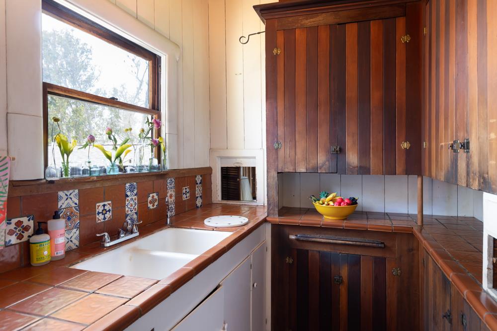 Detail Gallery Image 19 of 60 For 2-1130 E Cliff Dr, Santa Cruz,  CA 95062 - 4 Beds | 2 Baths
