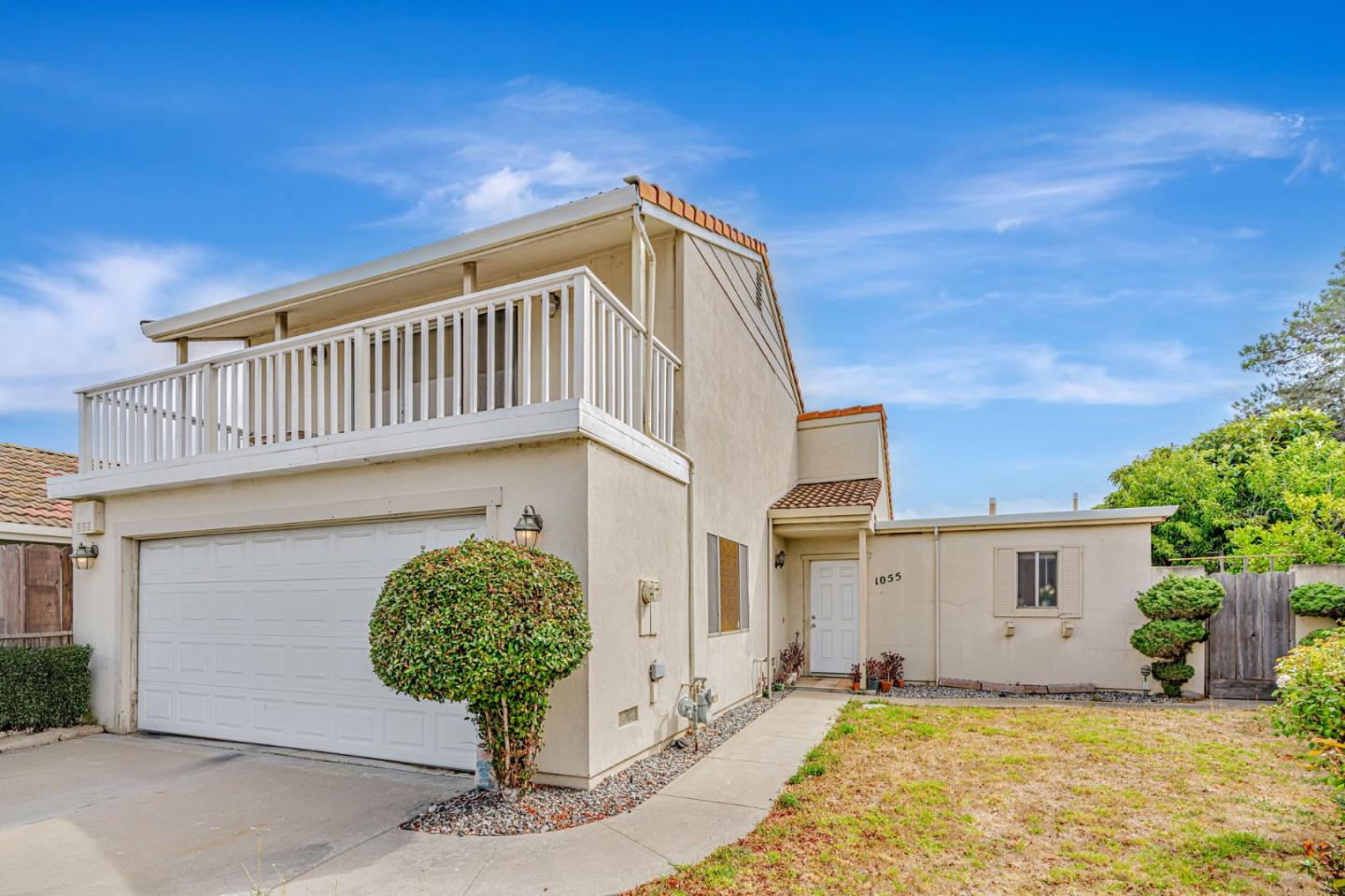 Detail Gallery Image 2 of 14 For 1055 Howe Cir, Salinas,  CA 93907 - 2 Beds | 2 Baths