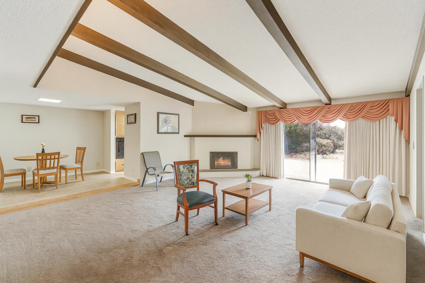 Detail Gallery Image 4 of 14 For 1055 Howe Cir, Salinas,  CA 93907 - 2 Beds | 2 Baths