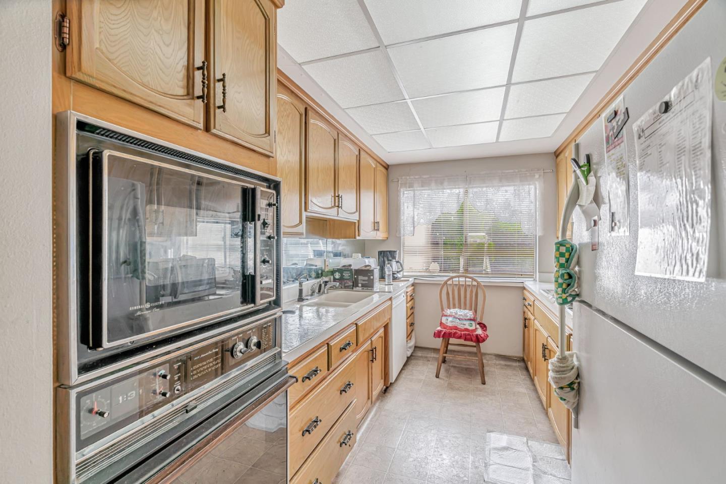 Detail Gallery Image 6 of 14 For 1055 Howe Cir, Salinas,  CA 93907 - 2 Beds | 2 Baths