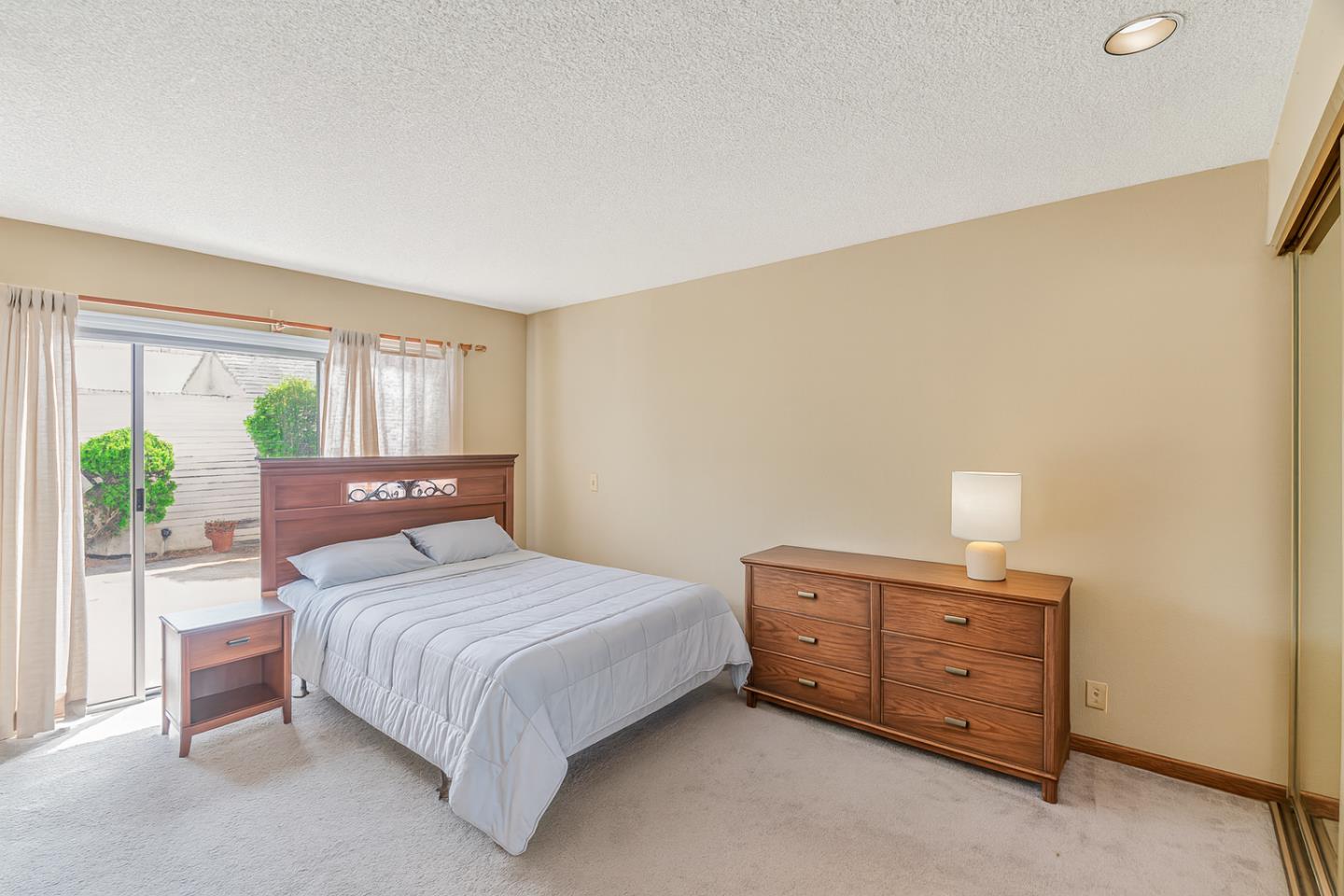 Detail Gallery Image 7 of 14 For 1055 Howe Cir, Salinas,  CA 93907 - 2 Beds | 2 Baths