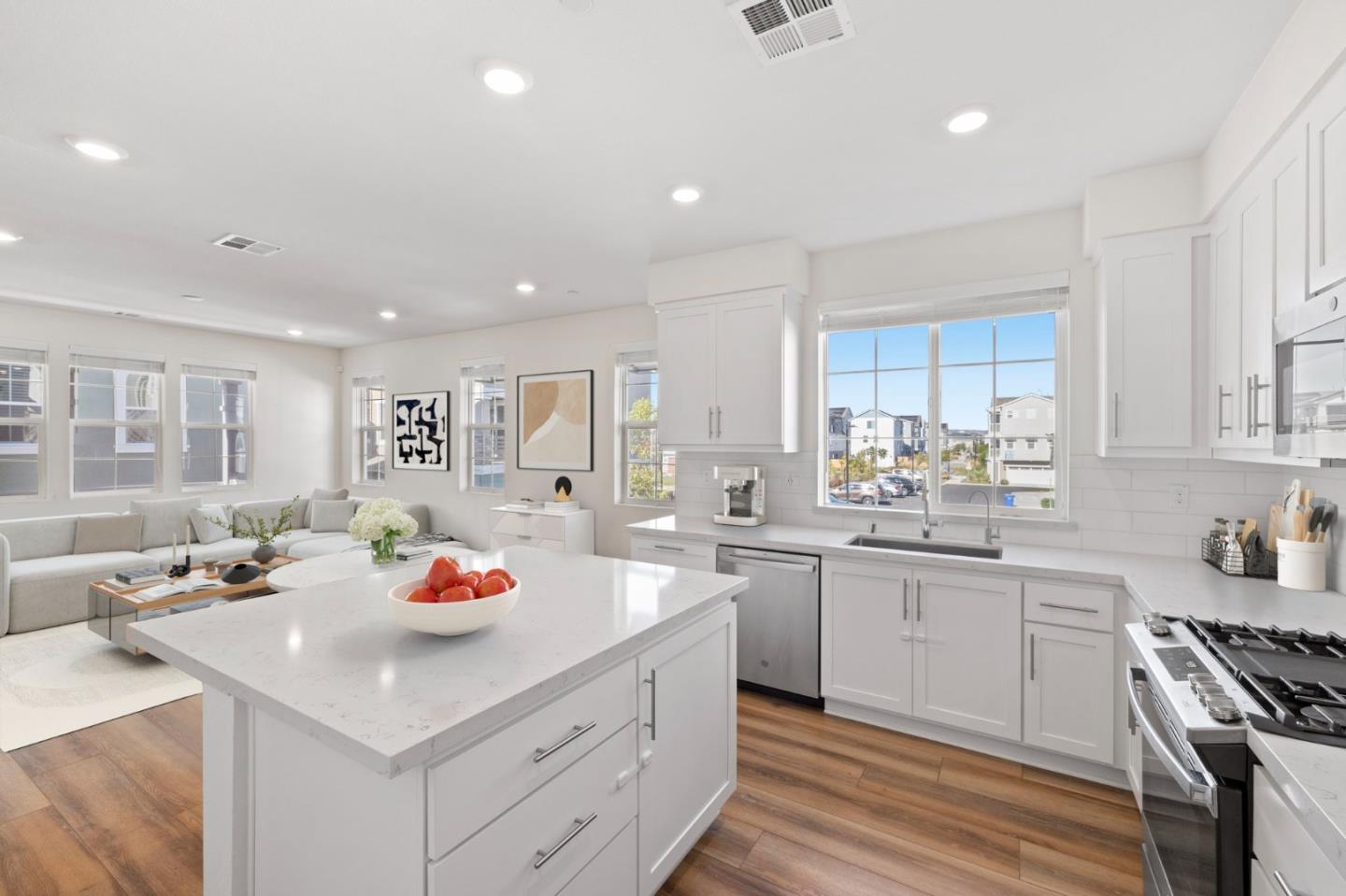 Detail Gallery Image 5 of 29 For 37413 Bowline Rd, Newark,  CA 94560 - 2 Beds | 2/1 Baths