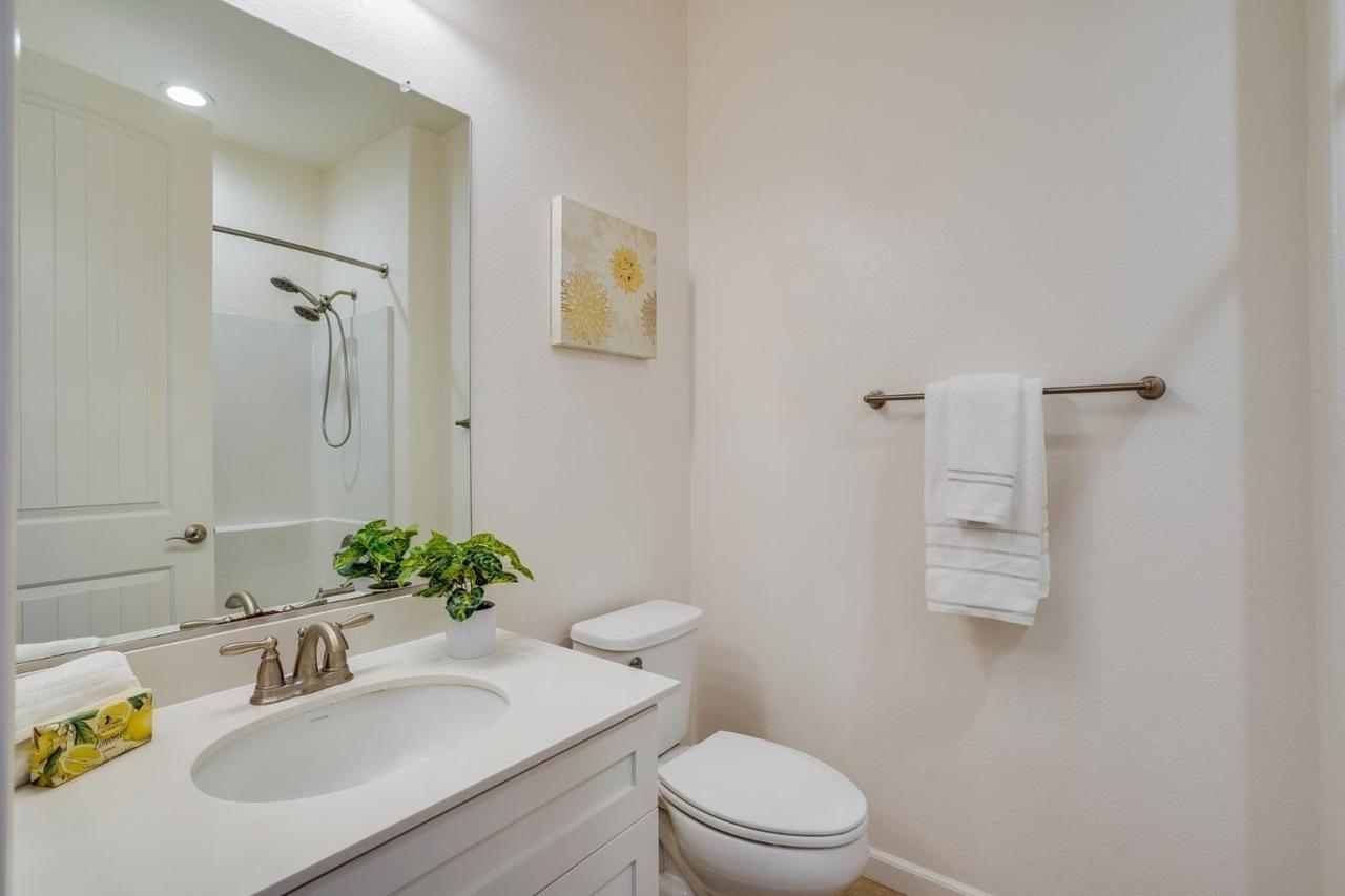 Detail Gallery Image 11 of 17 For 1958 Trento Loop, Milpitas,  CA 95035 - 3 Beds | 3 Baths