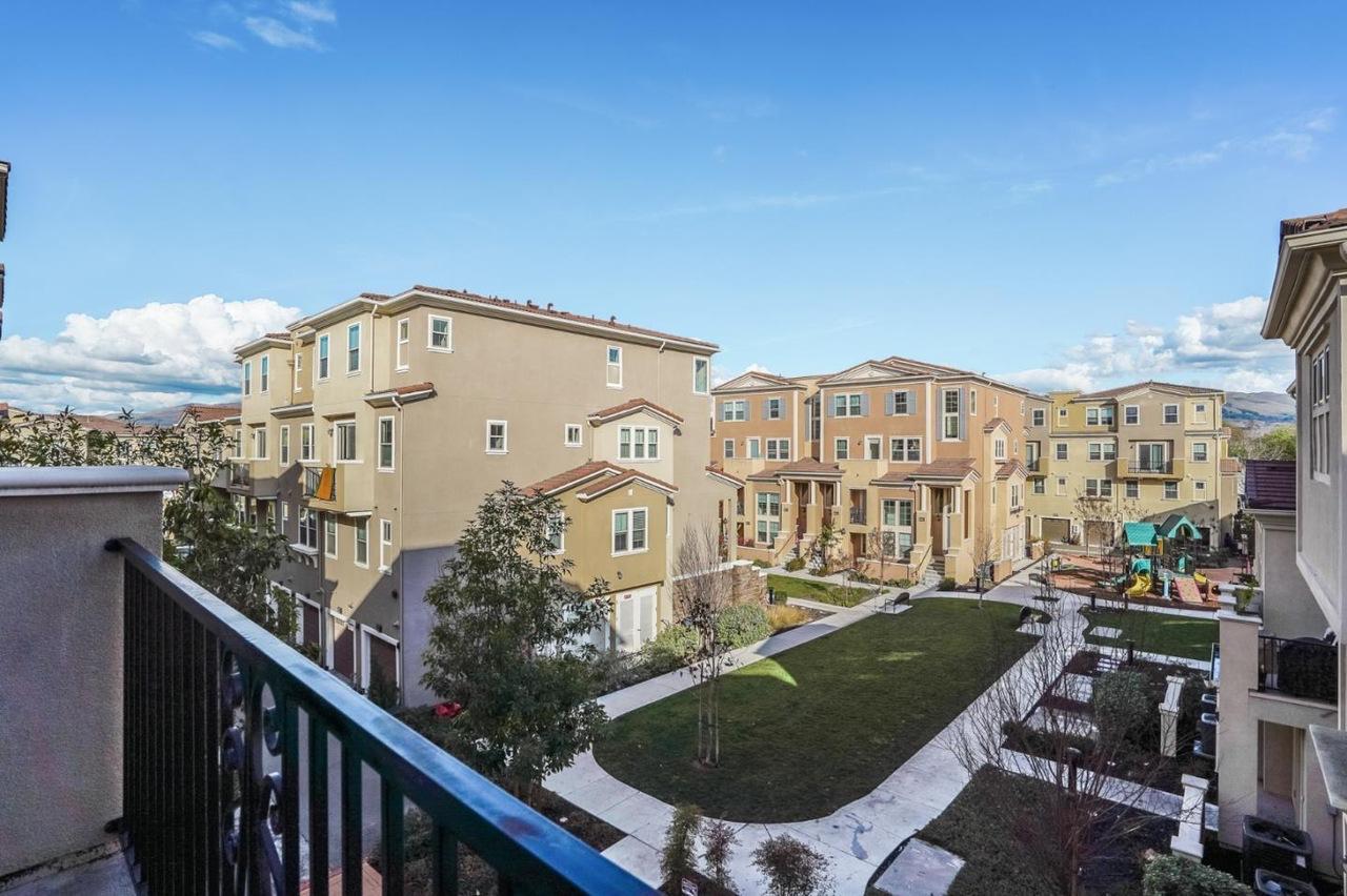 Detail Gallery Image 14 of 17 For 1958 Trento Loop, Milpitas,  CA 95035 - 3 Beds | 3 Baths