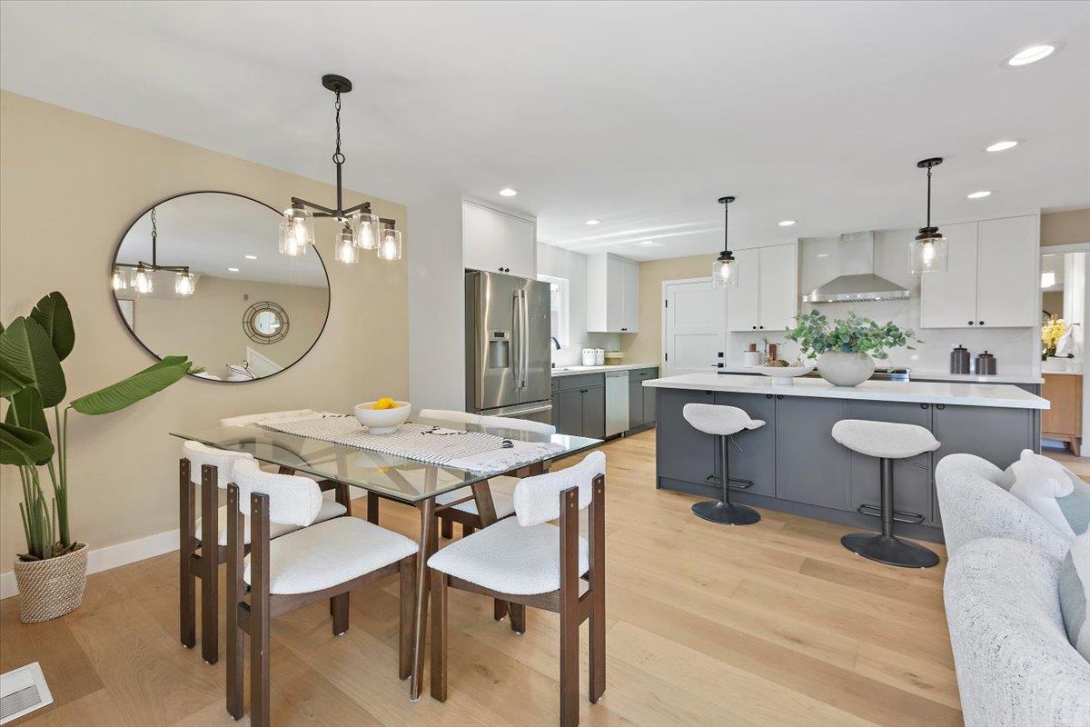 Detail Gallery Image 19 of 47 For 1744 Lark Ln, Sunnyvale,  CA 94087 - 4 Beds | 3 Baths