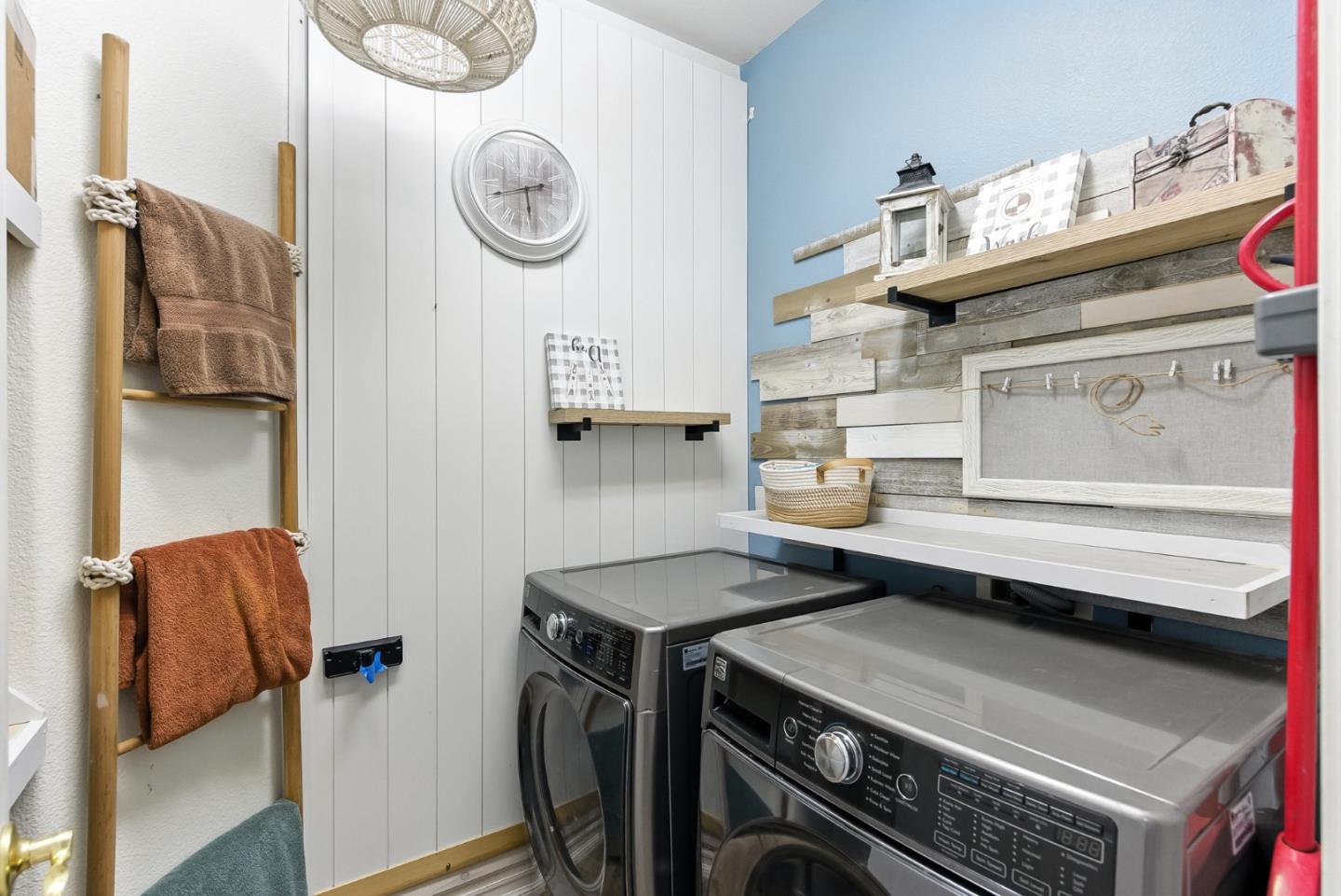 Detail Gallery Image 9 of 18 For 201 Ronan Ave, Gilroy,  CA 95020 - 3 Beds | 2/1 Baths
