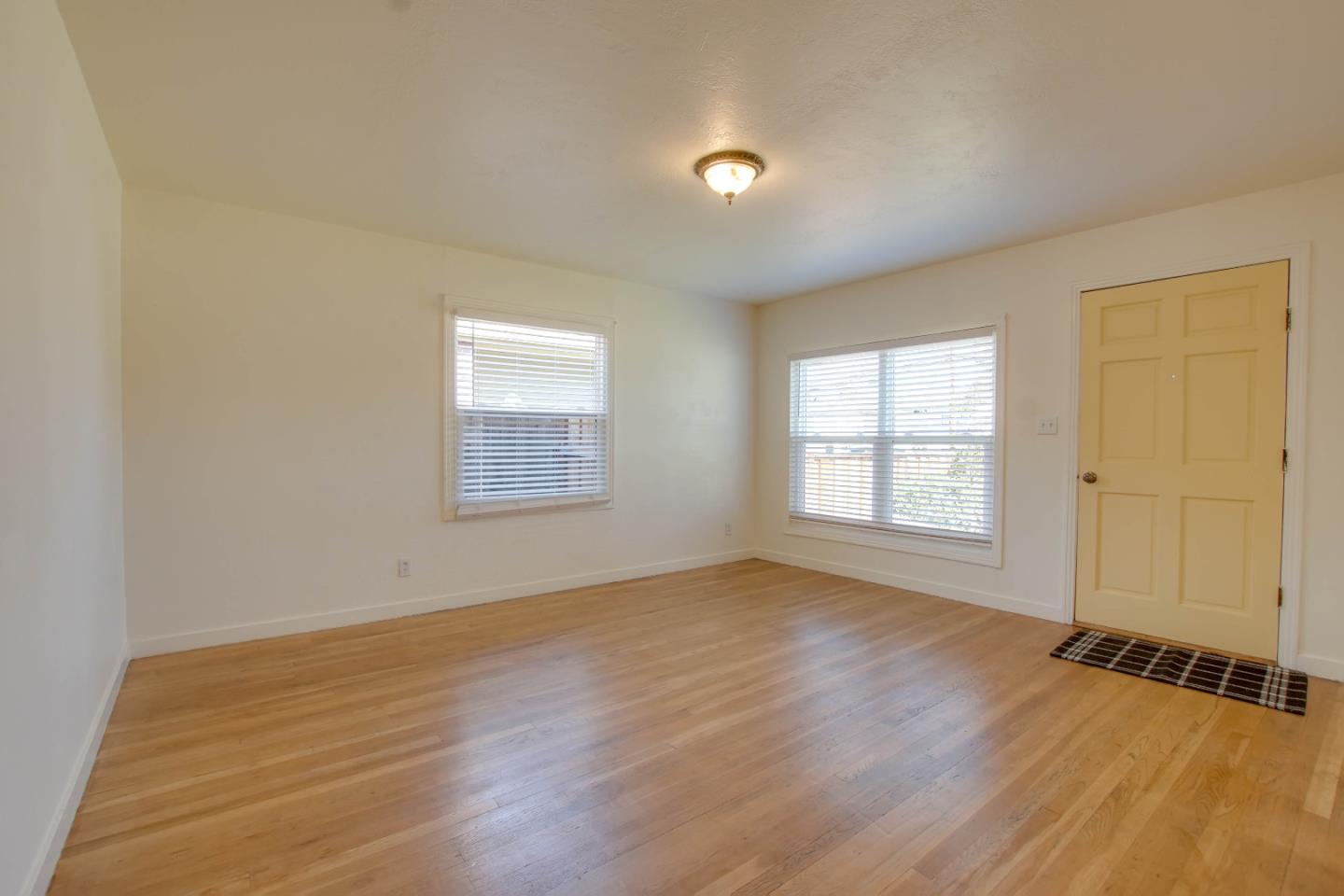 Detail Gallery Image 16 of 30 For 931 Hillcrest Rd, Hollister,  CA 95023 - 3 Beds | 1 Baths