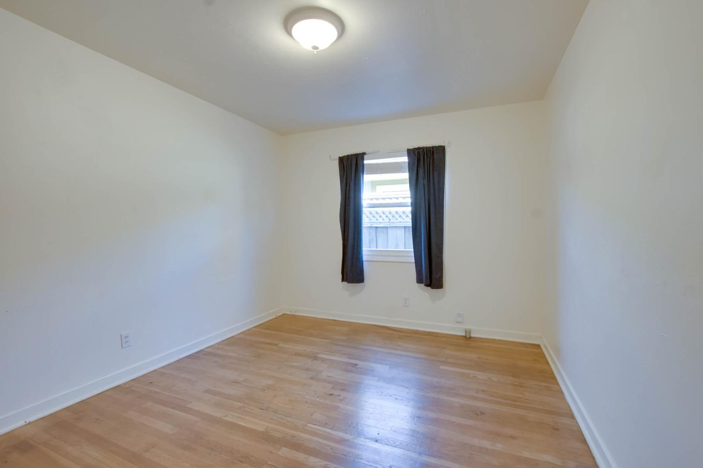 Detail Gallery Image 17 of 30 For 931 Hillcrest Rd, Hollister,  CA 95023 - 3 Beds | 1 Baths