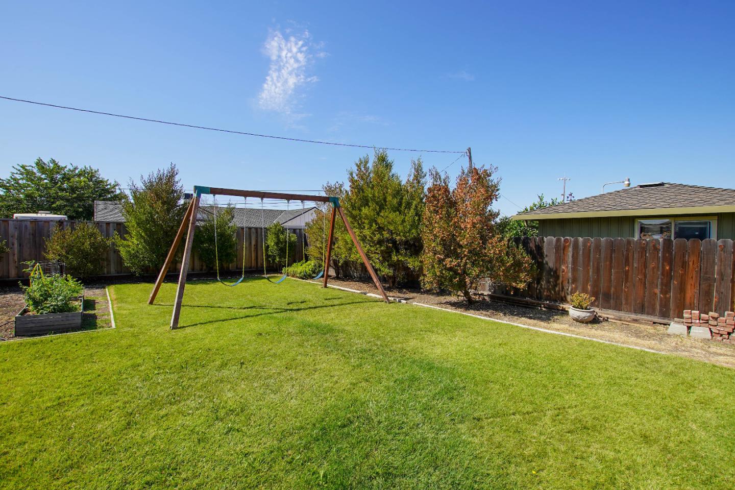 Detail Gallery Image 26 of 30 For 931 Hillcrest Rd, Hollister,  CA 95023 - 3 Beds | 1 Baths