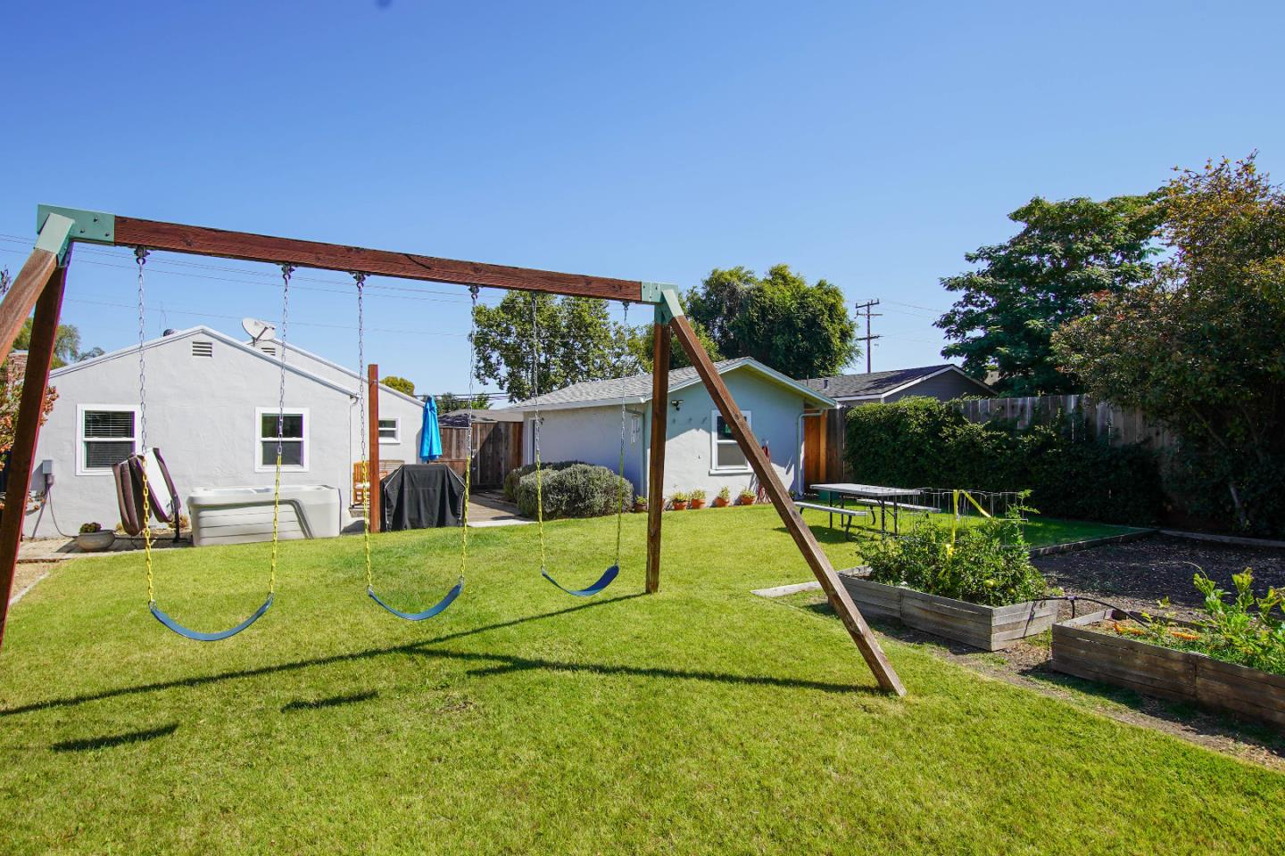 Detail Gallery Image 28 of 30 For 931 Hillcrest Rd, Hollister,  CA 95023 - 3 Beds | 1 Baths