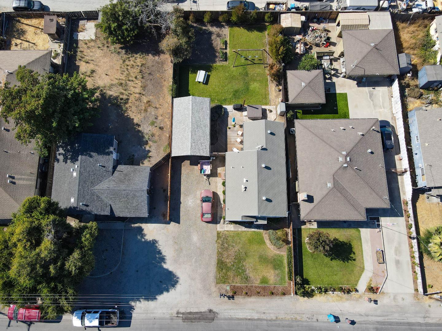 Detail Gallery Image 4 of 30 For 931 Hillcrest Rd, Hollister,  CA 95023 - 3 Beds | 1 Baths