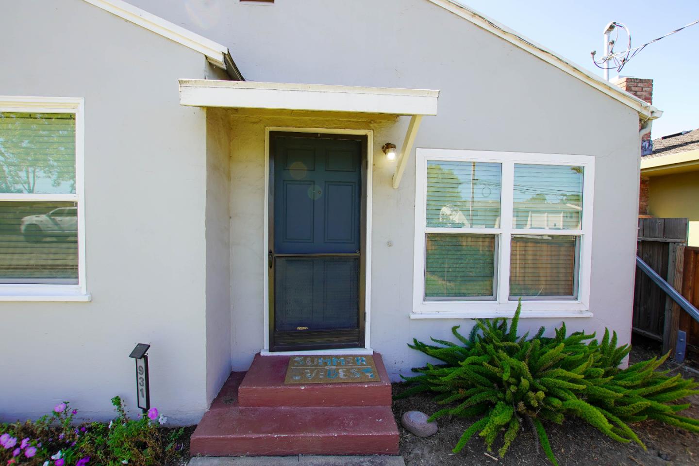 Detail Gallery Image 9 of 30 For 931 Hillcrest Rd, Hollister,  CA 95023 - 3 Beds | 1 Baths