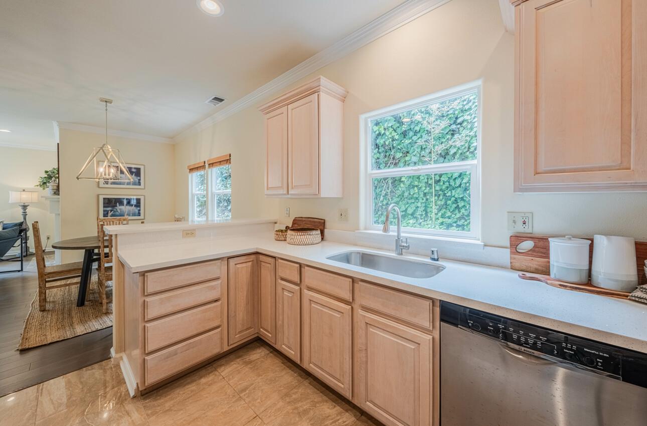 Detail Gallery Image 18 of 58 For 840 Seacliff Dr, Aptos,  CA 95003 - 3 Beds | 2/1 Baths