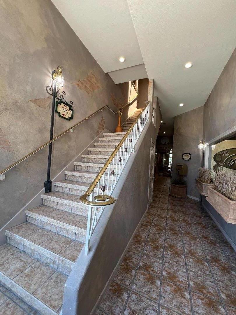Detail Gallery Image 3 of 8 For 721 San Benito St #C,  Hollister,  CA 95023 - – Beds | – Baths