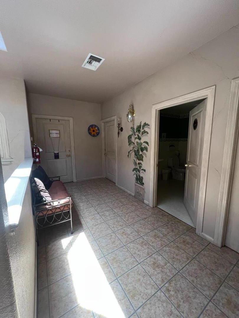 Detail Gallery Image 5 of 8 For 721 San Benito St #C,  Hollister,  CA 95023 - – Beds | – Baths