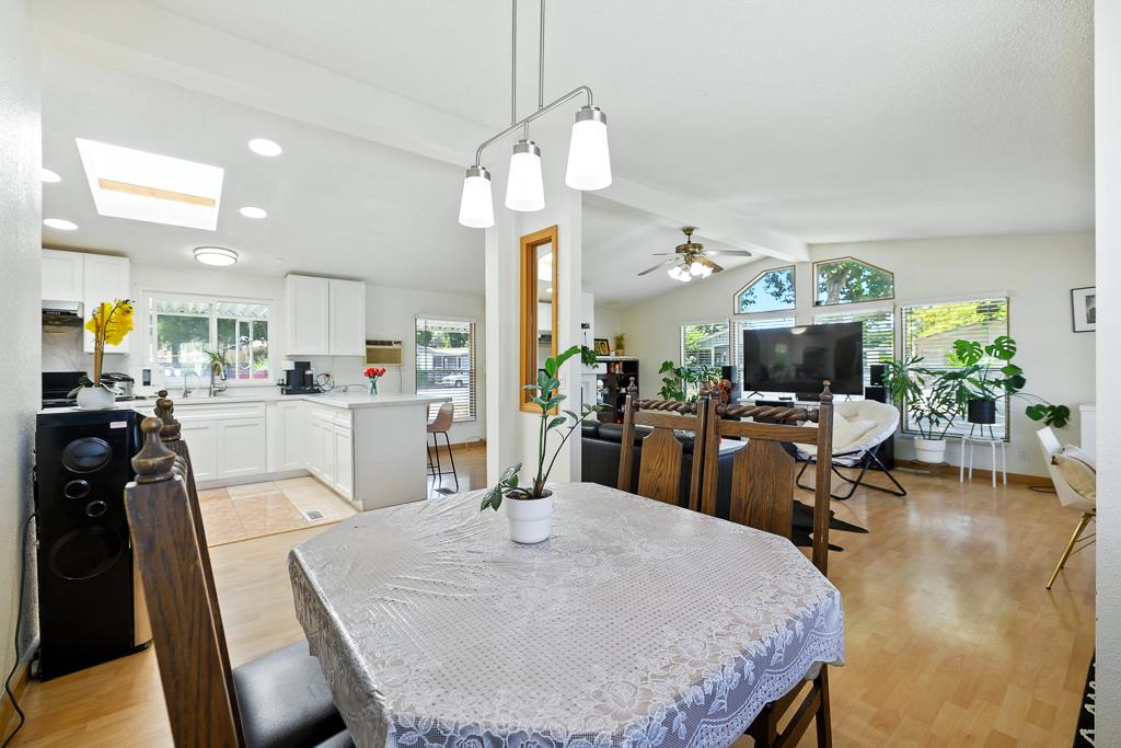 Detail Gallery Image 11 of 40 For 6130 Monterey Rd #260,  San Jose,  CA 95138 - 3 Beds | 2 Baths