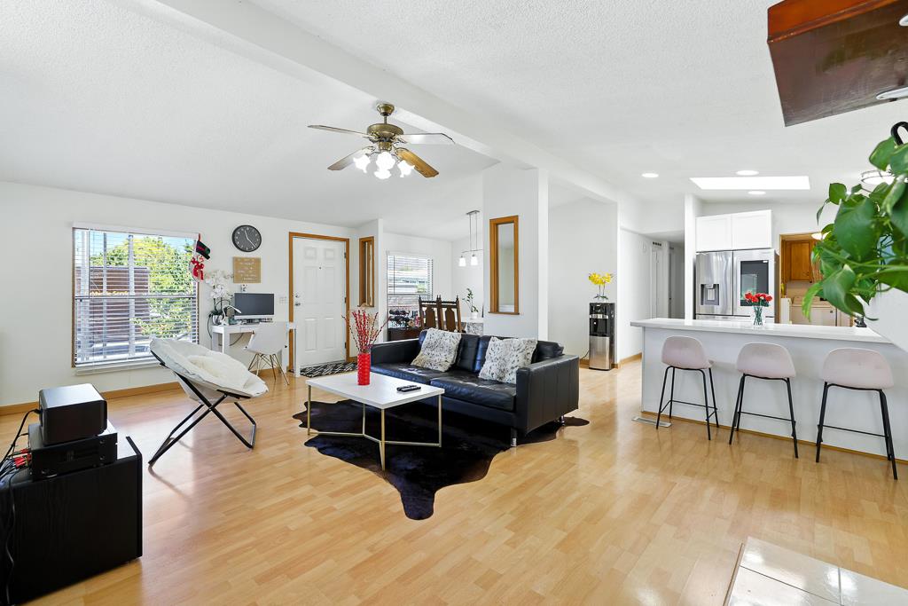 Detail Gallery Image 5 of 40 For 6130 Monterey Rd #260,  San Jose,  CA 95138 - 3 Beds | 2 Baths