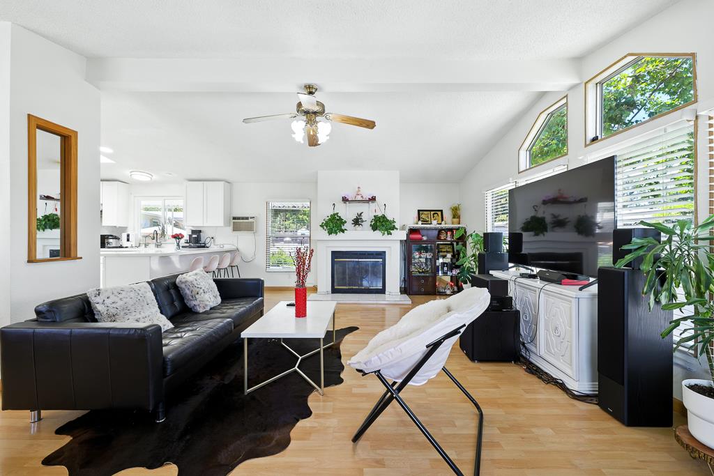 Detail Gallery Image 6 of 40 For 6130 Monterey Rd #260,  San Jose,  CA 95138 - 3 Beds | 2 Baths