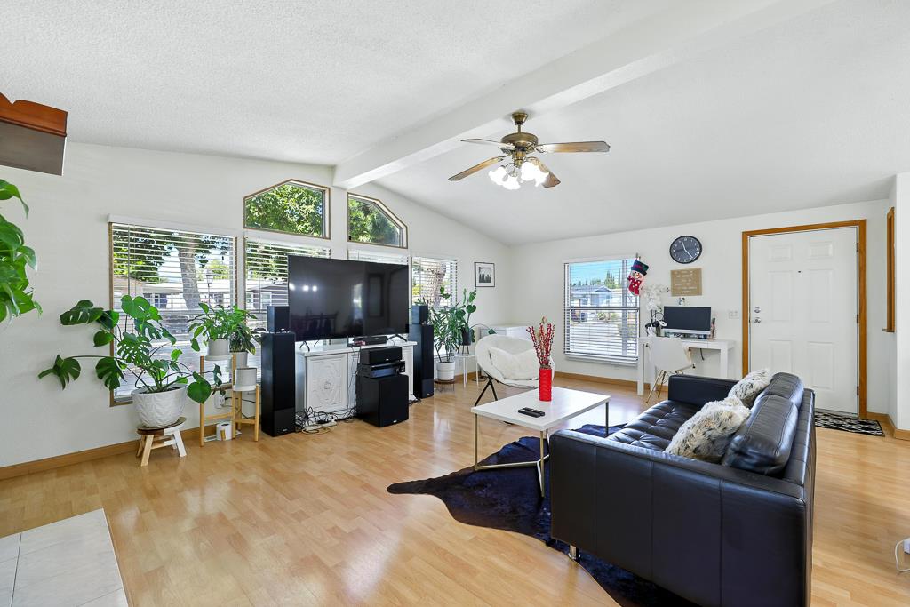 Detail Gallery Image 8 of 40 For 6130 Monterey Rd #260,  San Jose,  CA 95138 - 3 Beds | 2 Baths