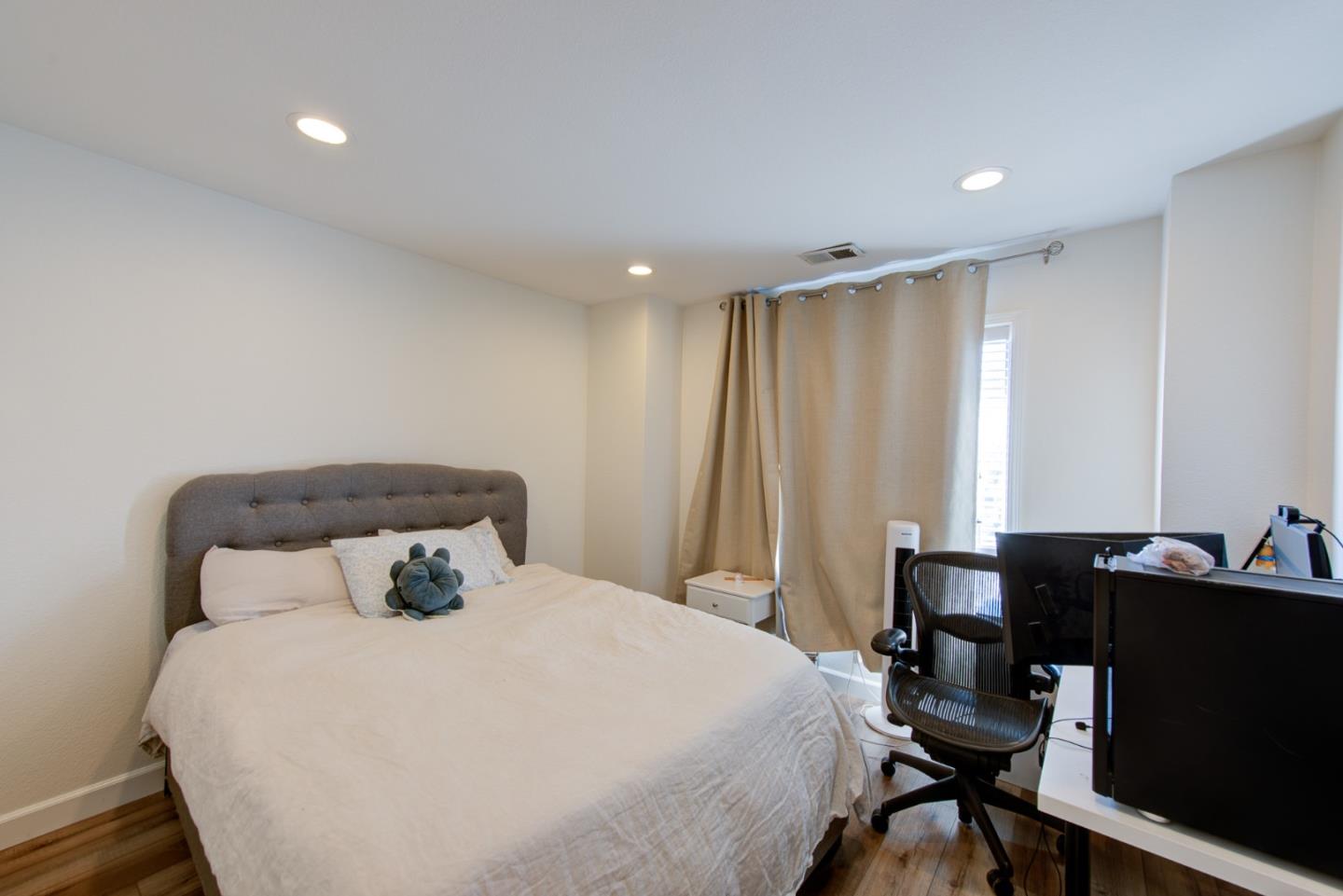 Detail Gallery Image 31 of 34 For 3272 Moreno Ave, San Jose,  CA 95127 - 5 Beds | 3 Baths