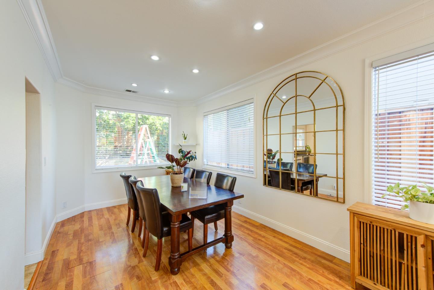 Detail Gallery Image 9 of 34 For 3272 Moreno Ave, San Jose,  CA 95127 - 5 Beds | 3 Baths